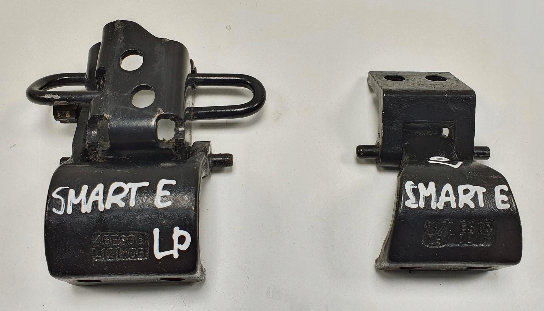 46ES05 - ДВЕРНІ ПЕТЛІ ЛІВА ПЕРЕДНЯ SMART FORTWO 450 ПАРА