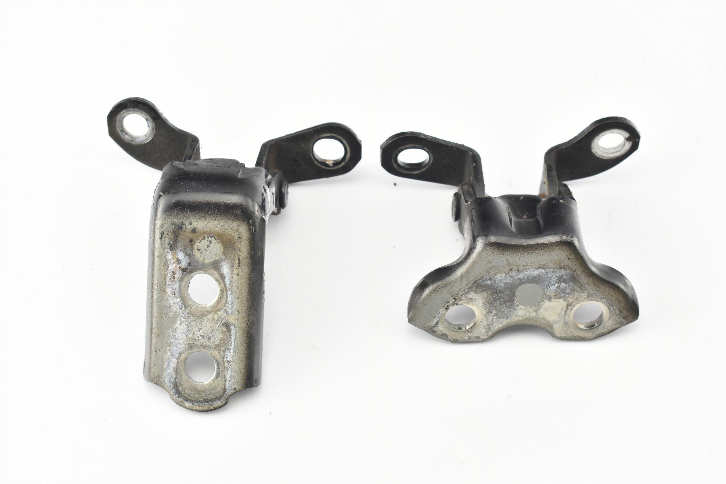 6876035041 - ДВЕРНІ ПЕТЛІ ЛІВИЙ ЗАДНІЙ КОМПЛЕКТ LAND CRUISER 120