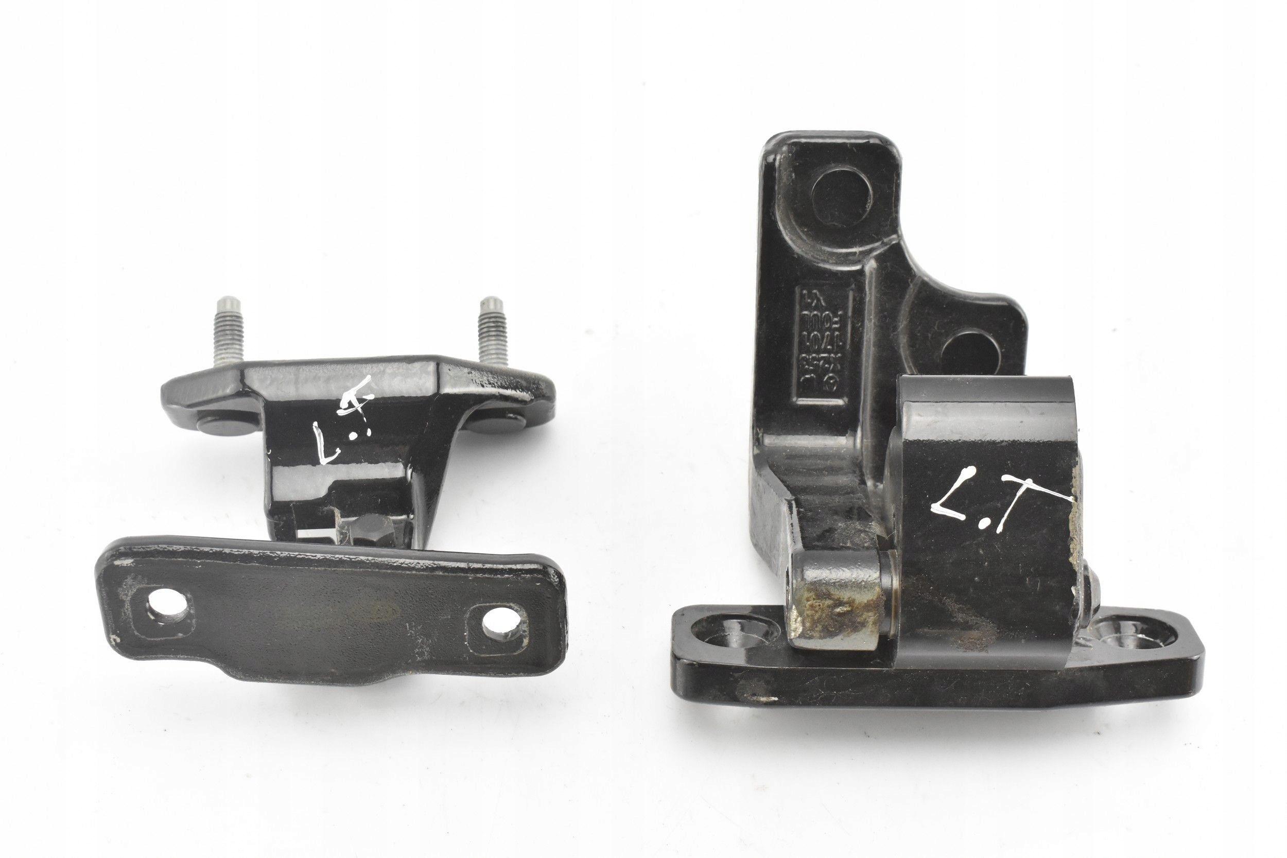 521684605-A22322 - Петлі лівої задньої двері MERCEDES GLC W253 15-197