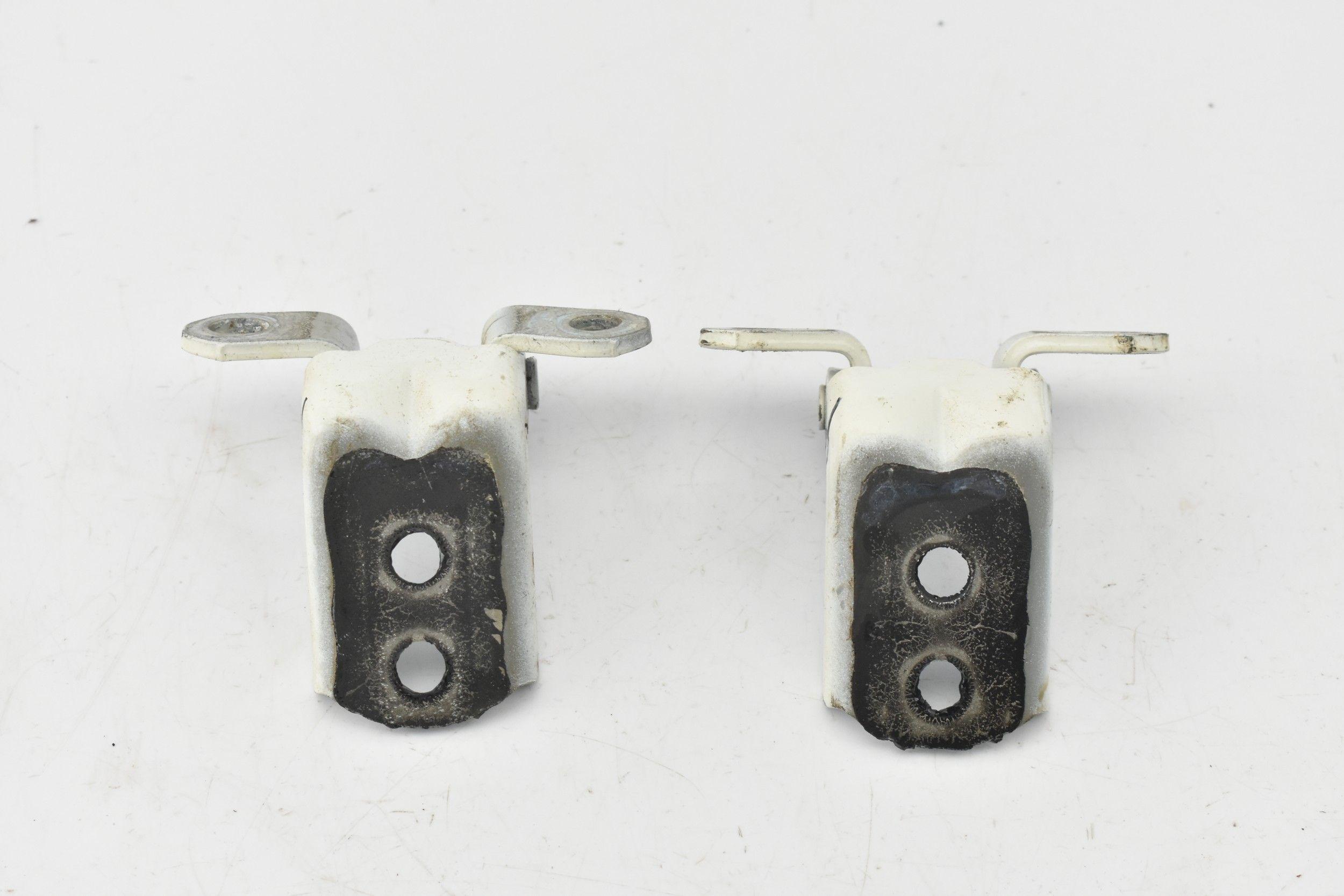 824204EA0A - Дверні петлі Правий передній комплект 326 JUKE II F16