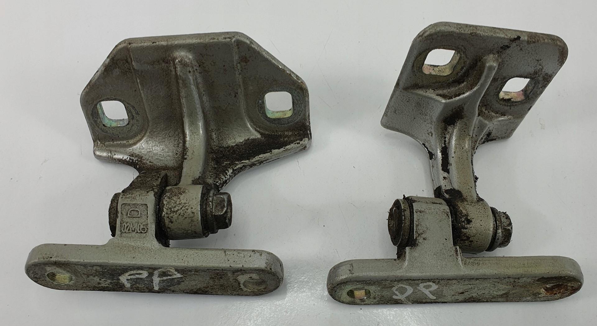 Дверные петли правая передняя MERCEDES Vaneo W414 пара