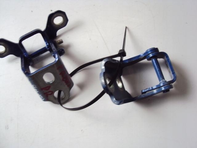 ПЕТЛІ ПЕРЕДНЬОЇ ПРАВОЇ ДВЕРІ RENAULT MEGANE IV TERQH