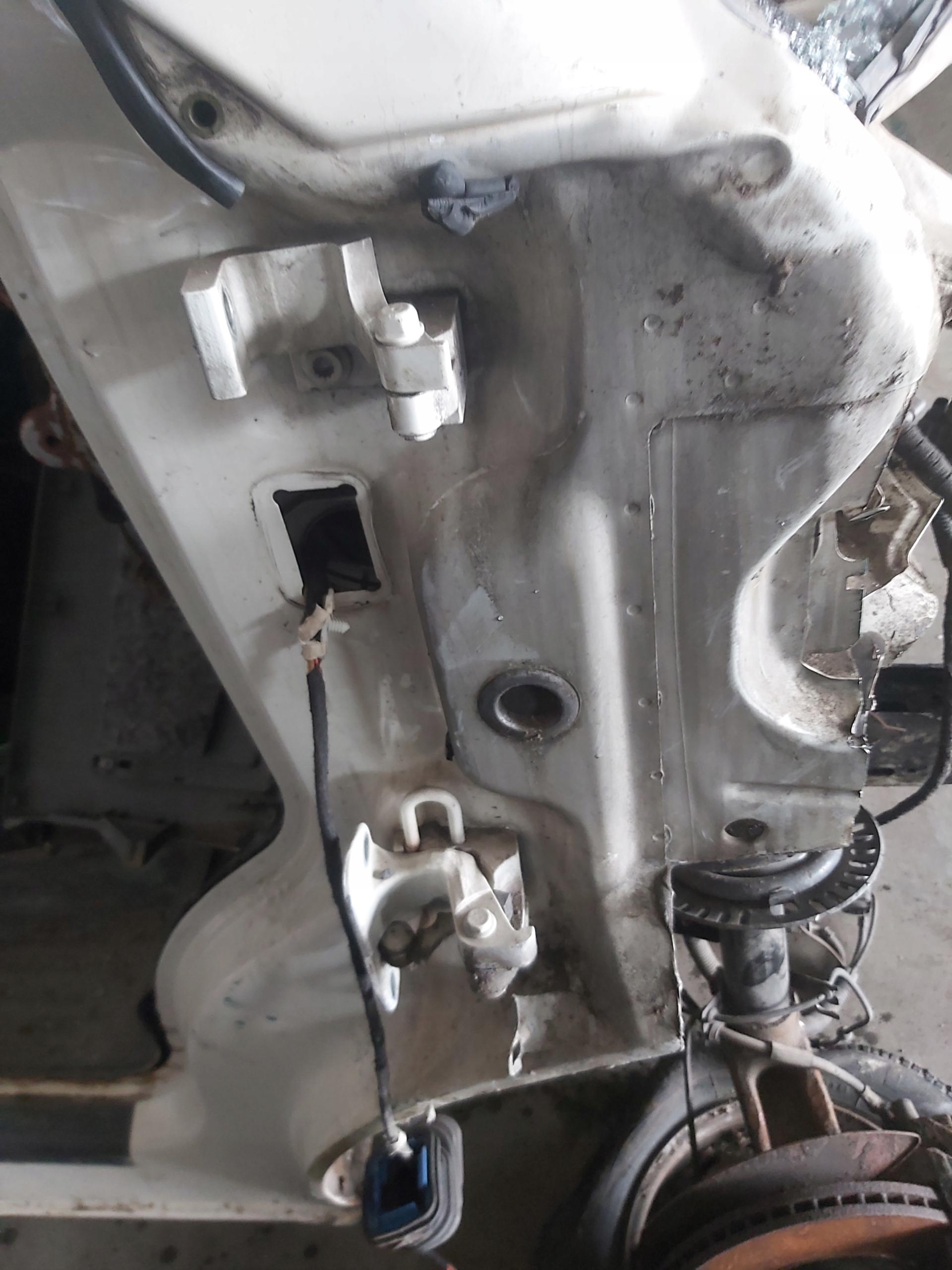 Петлі передньої правої двері VW T5 2.5