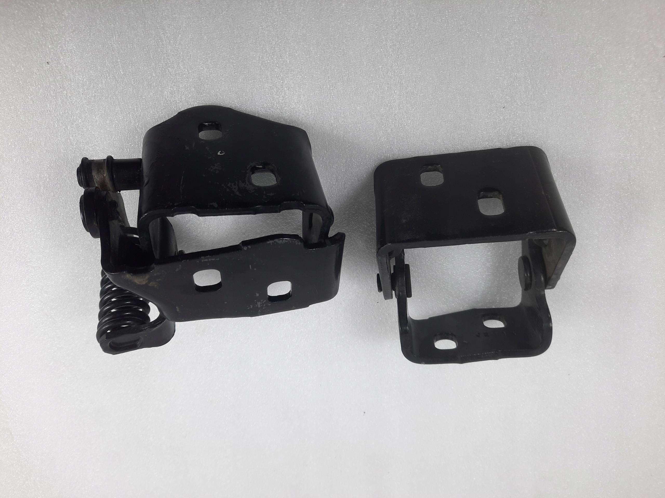 Дверні петлі лівий передній CORVETTE C6