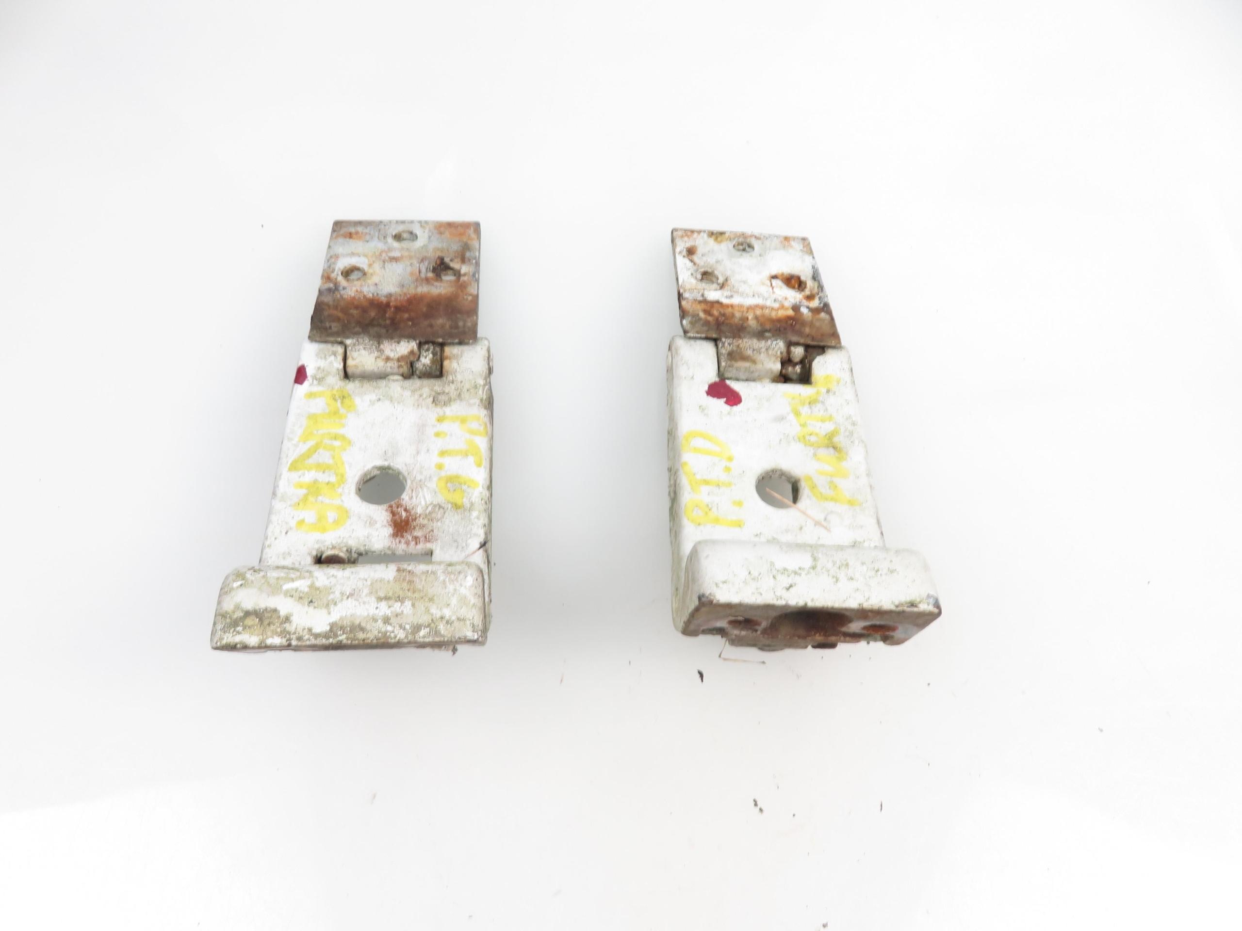 ПЕТЛІ ПРАВИЙ ЗАДНІЙ VW LT II SPRINTER 903