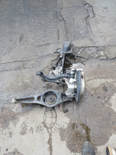 Задняя задняя подвеска правая тележка audi q3