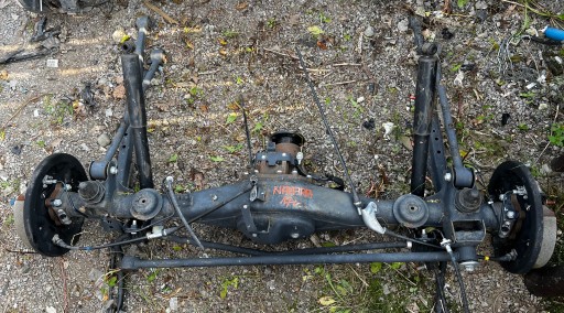 Задня підвіска мосту nissan navara 2017