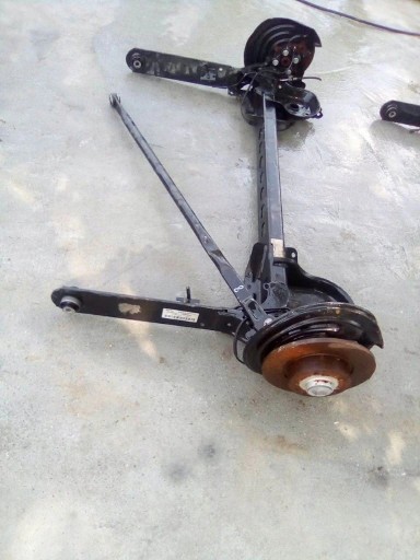 Ось задней подвески trafc vivaro iii 93868595