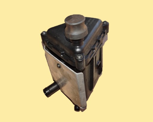 Бачок гидроусилителя MERCEDES ML GLE W166 AMG63 A1663200014