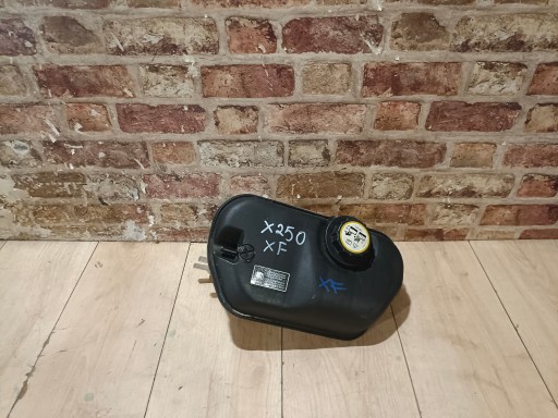 4R83-8A080-AD - РАСШИРИТЕЛЬНЫЙ БАК JAGUAR XF X250 LIFT 3.0D 2011/2015 ГОД