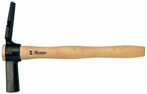 Молоток ZBIROVIA 716/700 700г