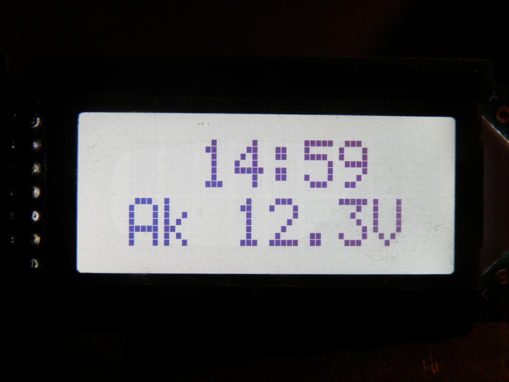 АВТОМОБИЛЬНЫЕ ЧАСЫ + ИЗМЕРЕНИЕ НАПРЯЖЕНИЯ БАТАРЕИ