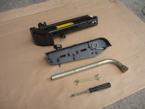 7M0011031E 7M3012219 - НАБІР ДЛЯ ЗМІНИ КОЛЕСА, ДОМКРАТ + ГАЙКОВИЙ КЛЮЧ + ІНСТРУМЕНТИ VW SHARAN ALHAMBRA GALAXY