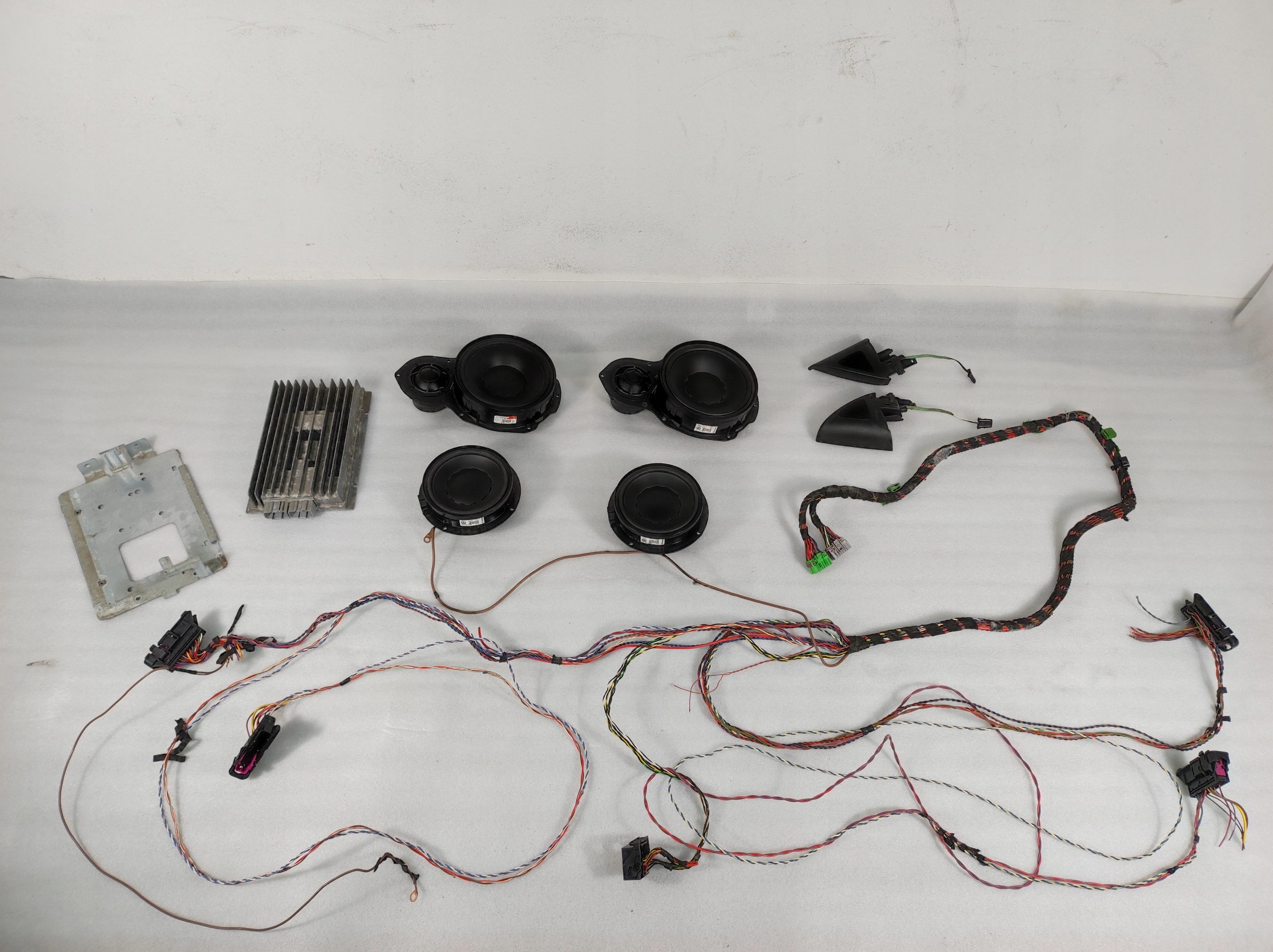 3C0413031D - Акустическая система DYNAUDIO VW PASSAT B6 B7 CC