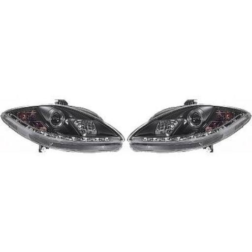 7495686 - КОМПЛЕКТ ФАР SEAT TOLEDO/LEON 04-09