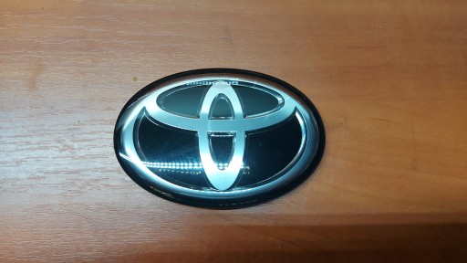 90975-02148 - БЕЙДЖ ЕМБЛЕМА ЛОГОТИП ПЕРЕД TOYOTA COROLLA E21 19- YARIS IV 20- GR
