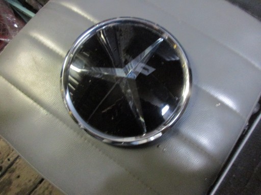 ЗНАК ЭМБЛЕМА РАДАР MERCEDES A0008881800 радар с подогревом