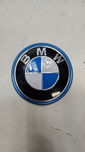 G26 i4 - Емблема з логотипом BMW