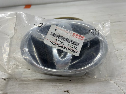 ЗНАК ЛОГОТИП ЭМБЛЕМА TOYOTA VERSO 75311-0F030