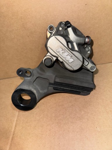 Задній гальмівний супорт KTM adventure 790 Duke