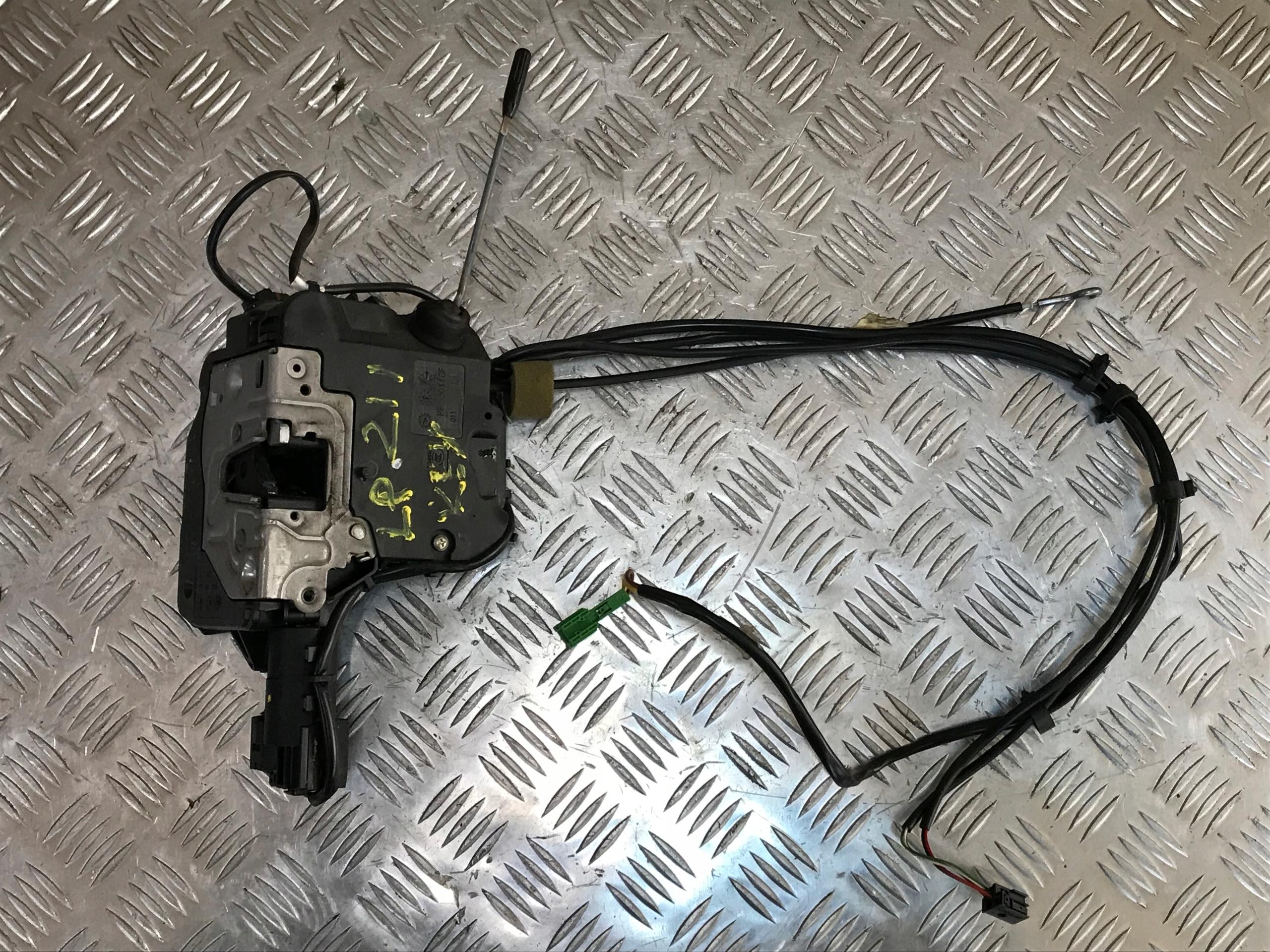 Замок Keyless Go Mercedes W211 OE 2117200935