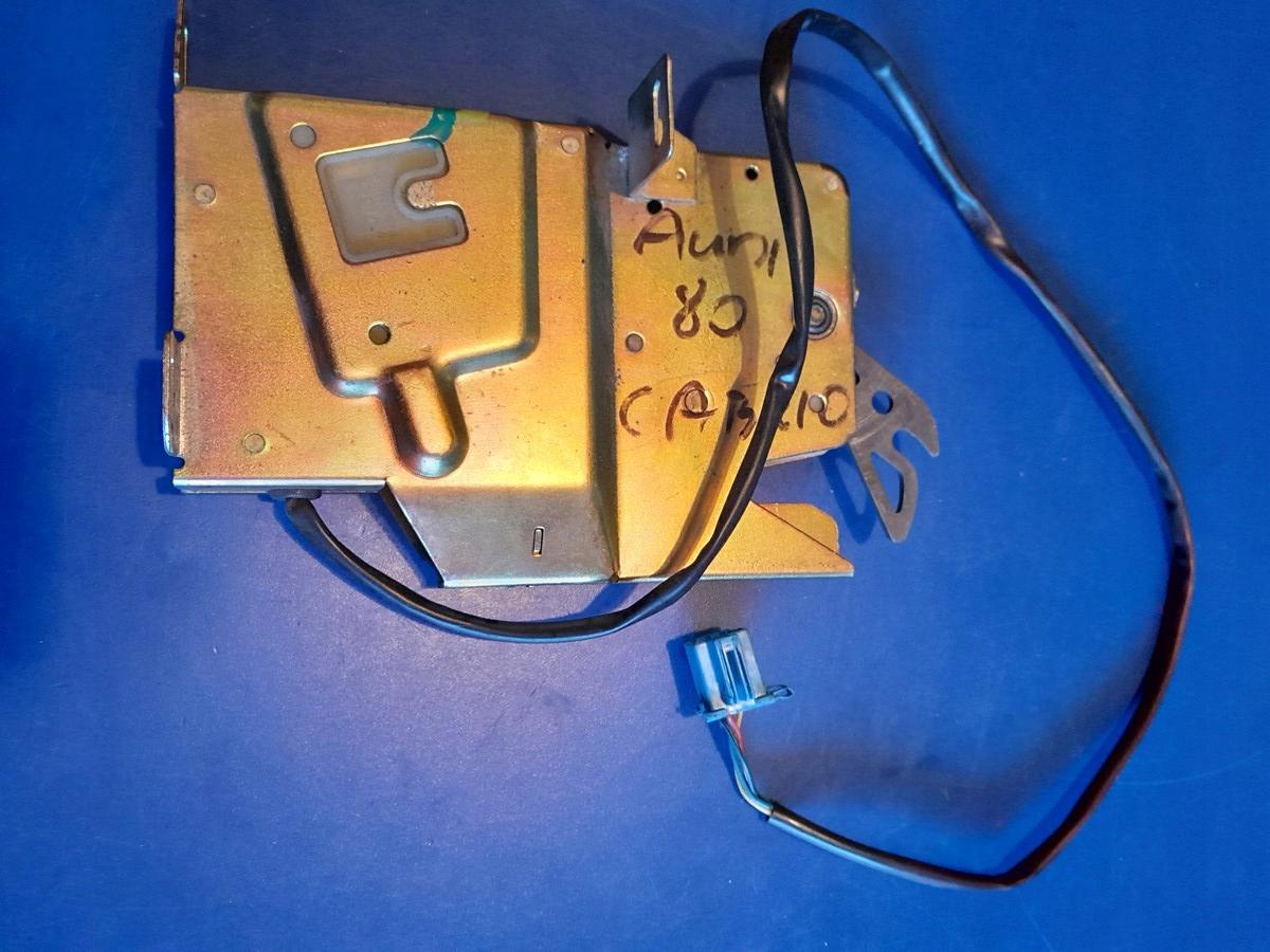 Замок даху Audi 80 B4 кабріолет правий