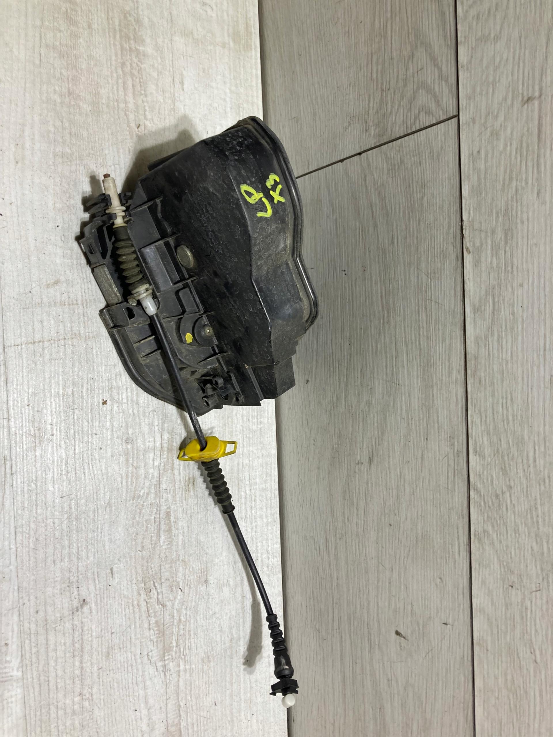 7202147 - Замок двері лівий передній 7202143 BMW X3 e83 lift