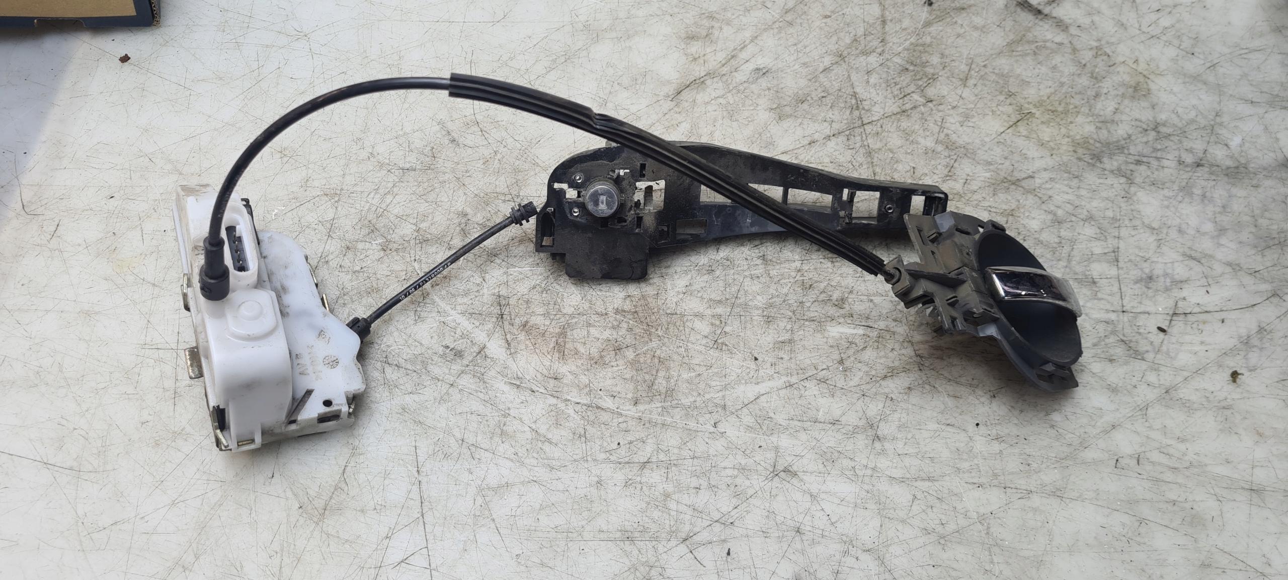 Замок двери левый передний CITROEN C3 lift 46982980