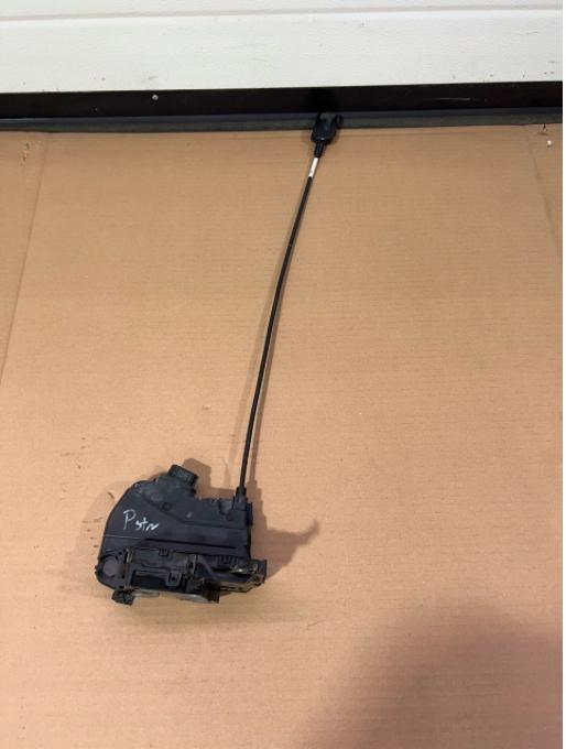 93457083 - Замок передньої правої двері Opel Vivaro B Traffic