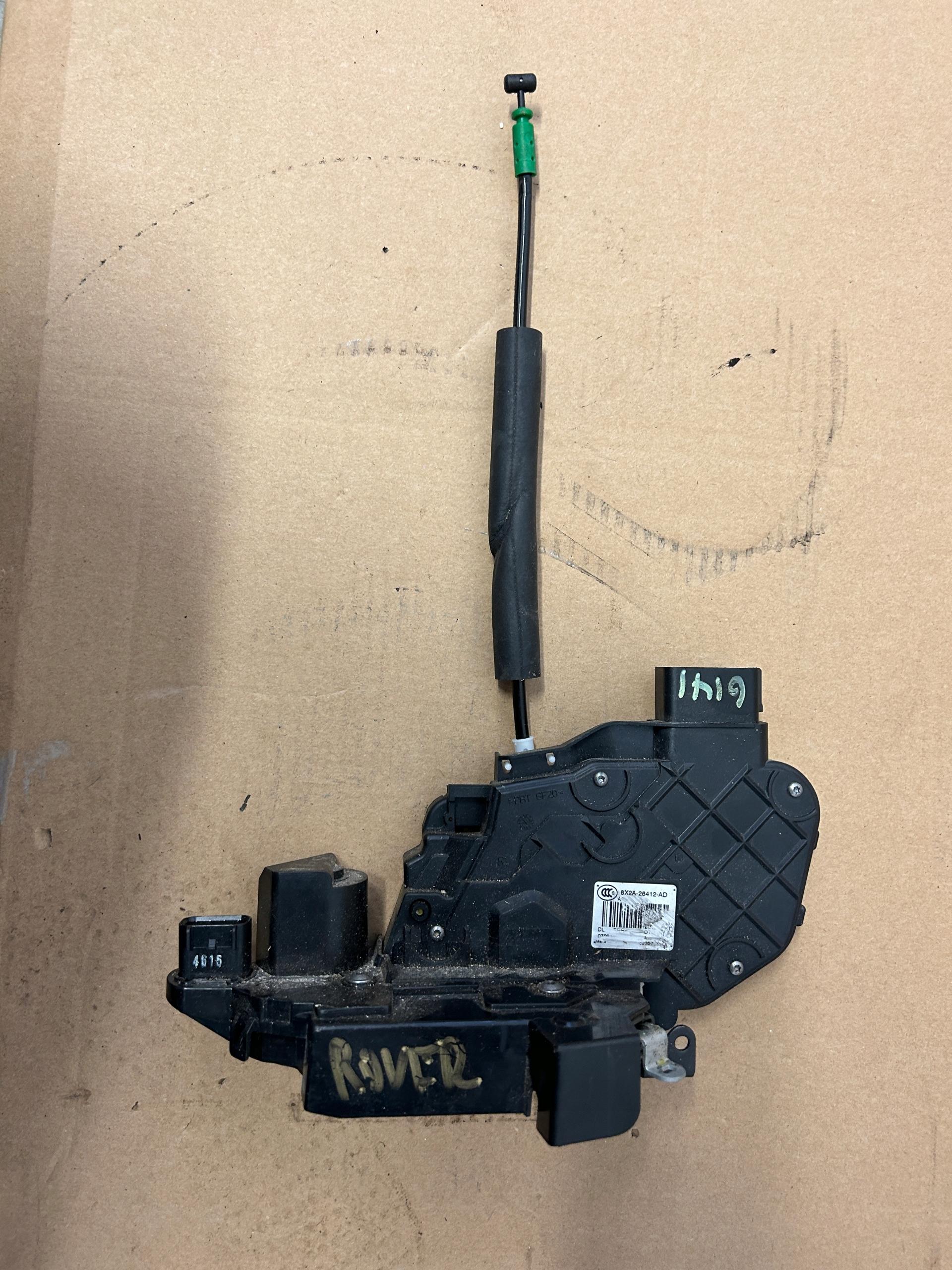 Замок двери правый задний 8X2A-26412-AD JAGUAR XF