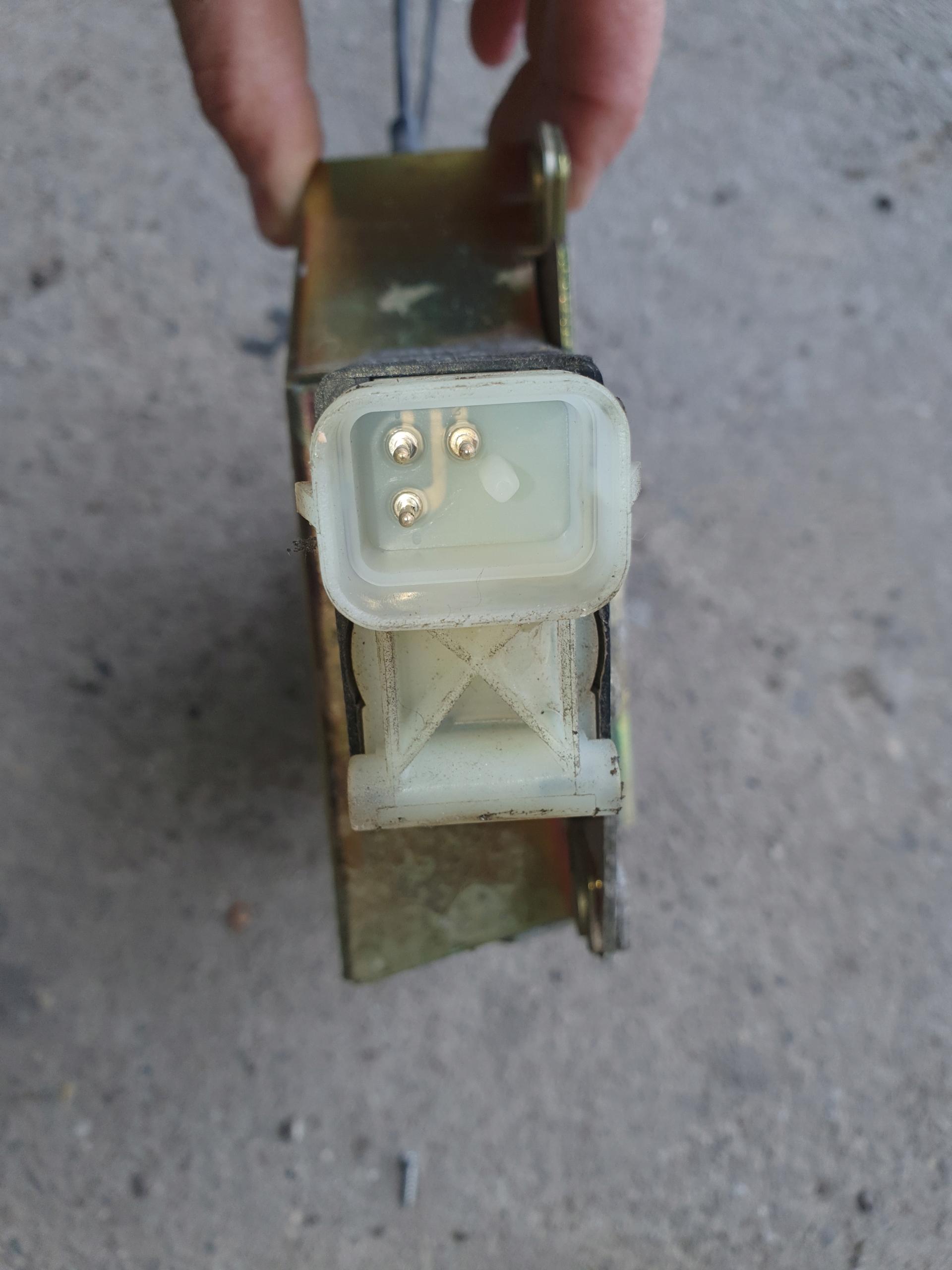 Замок раздвижной двери левый транзит 3pin mk6 00-