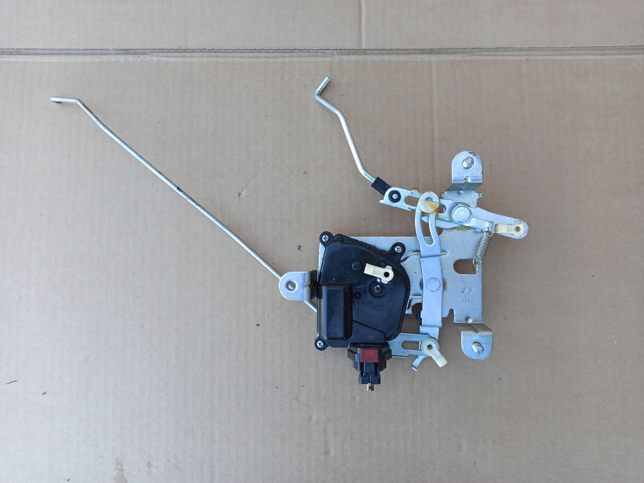 Замок приводу багажника HYUNDAI Tucson і