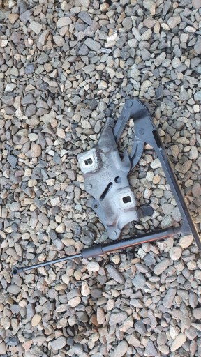 Петля капота левая 8W6823301D для Audi A5