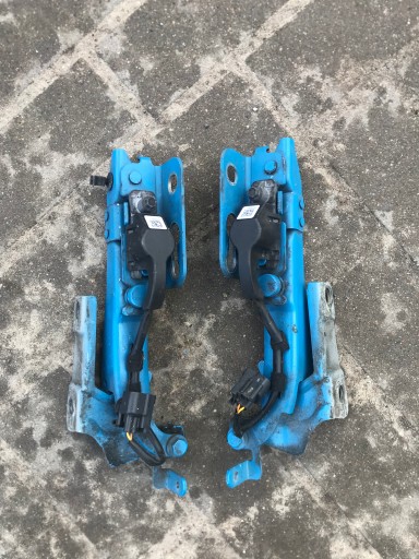 31385071 31385072 - Петли капота Volvo V40 12-15 лет, оригинал Wawa