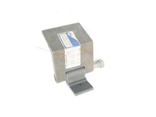 89FB-A26810-BD - Петля двері задня ліва для Ford Fiesta mk3 mk4