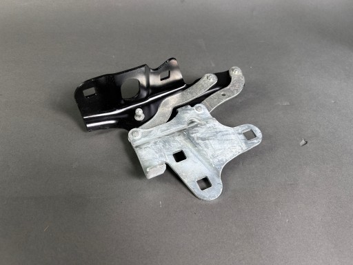 Петля капоту ПРАВА Alfa Romeo Stelvio 50535404