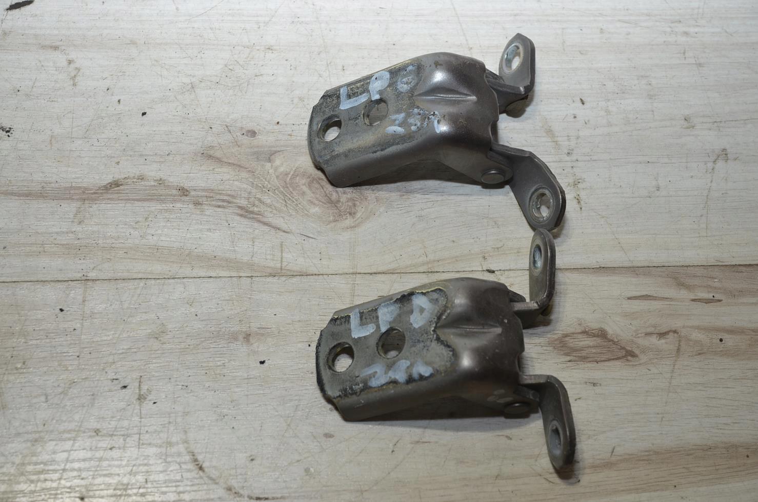 11675937479 - Ліва передня дверна петля для Nissan Murano Z51