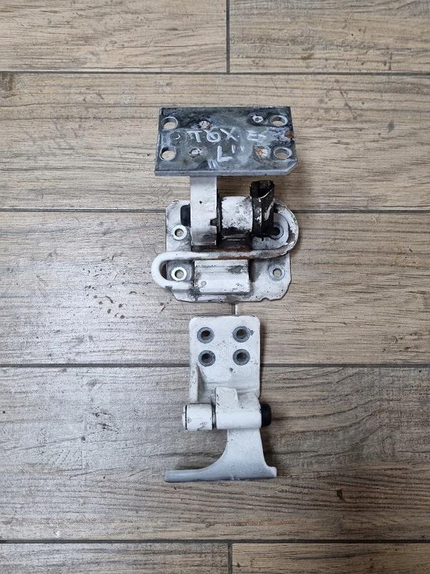 Петлі лівої двері MAN TGL TGM TGX TGS