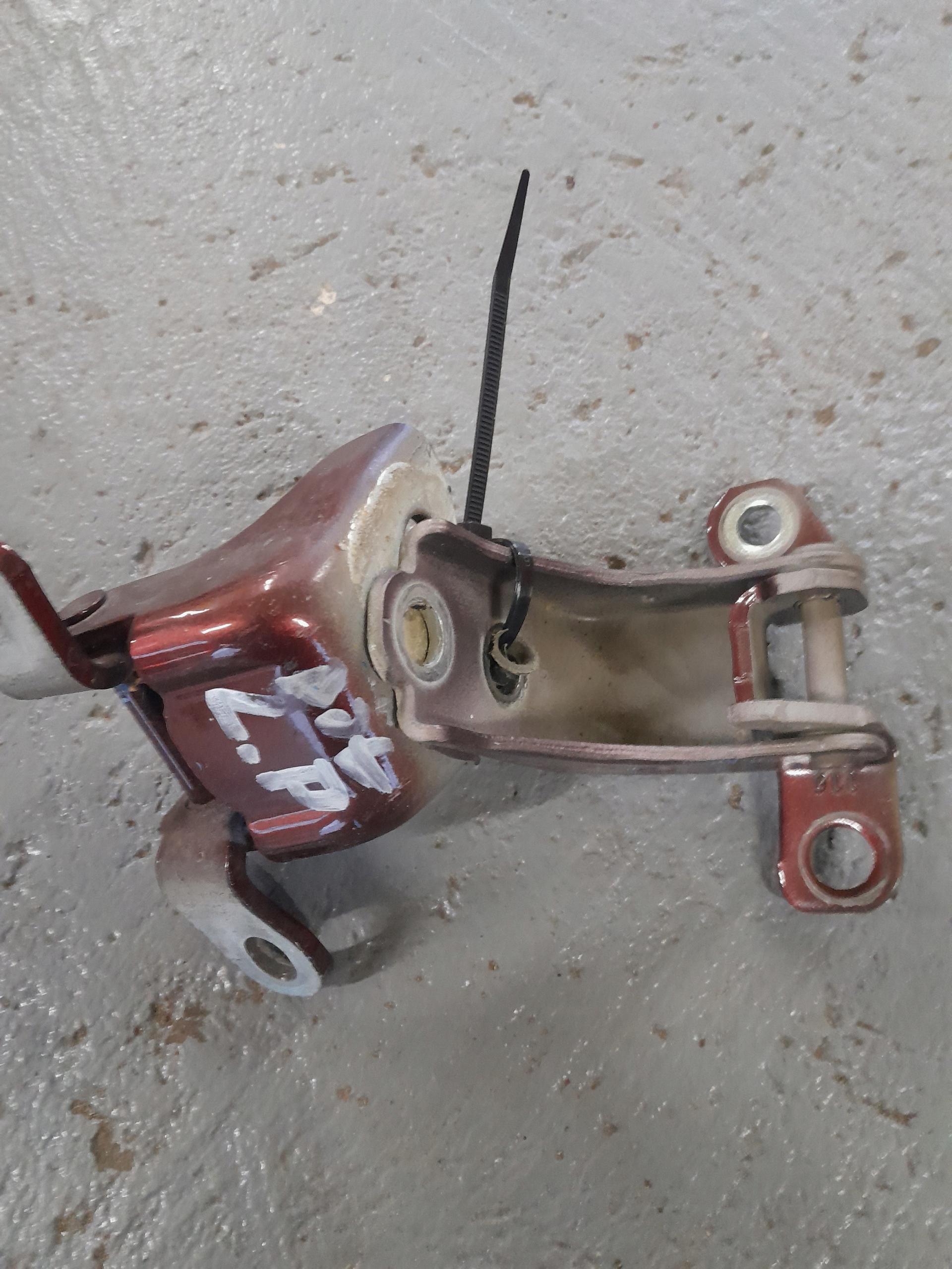 69666 - Дверні Петлі Odyssey 2017+ - >