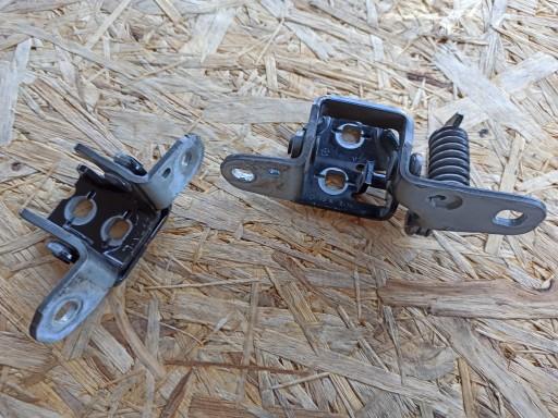 123 - Дверні петлі Dodge Ram 2013-2018 лівий задній комплект