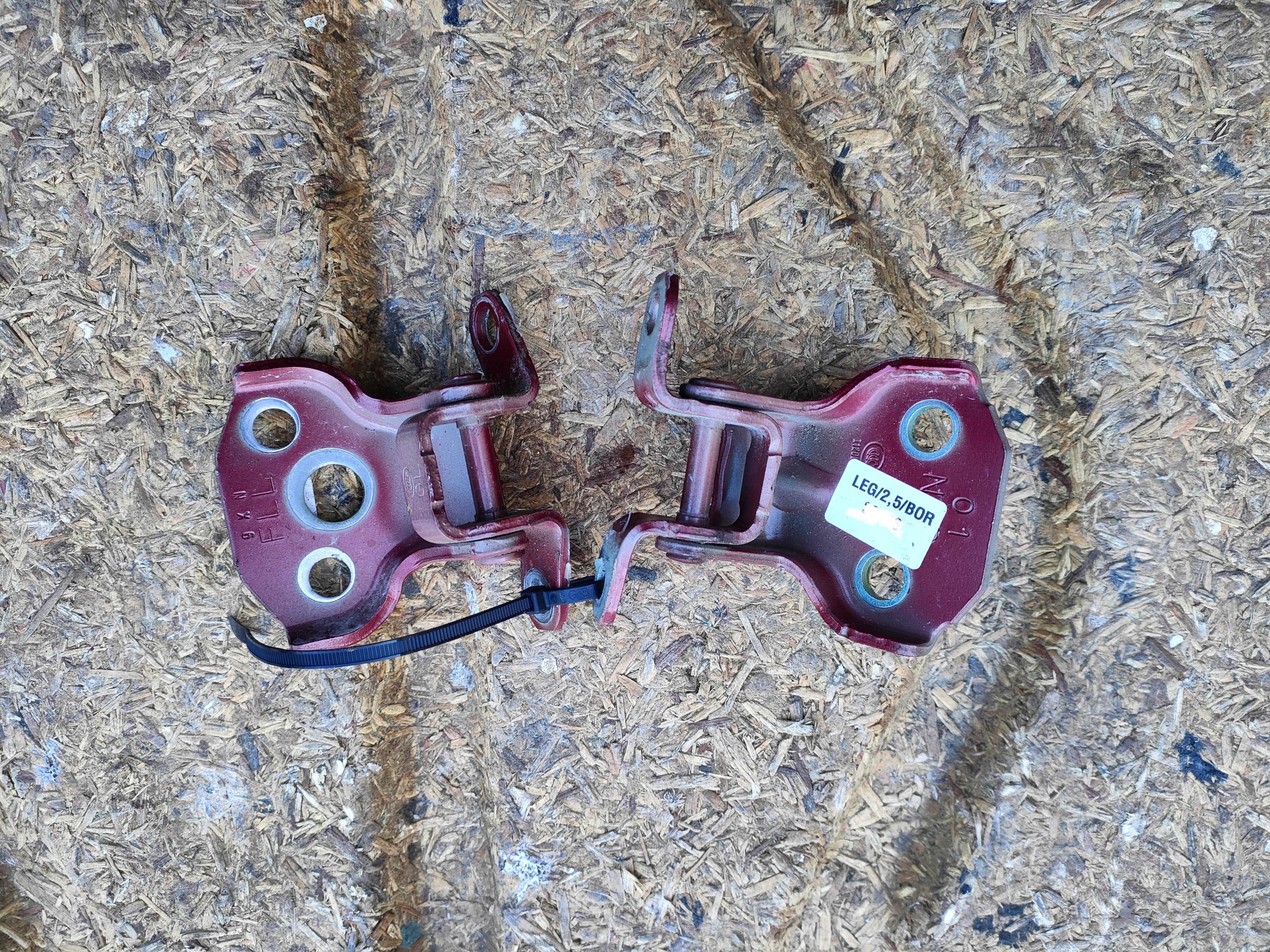 60079AN010 - Дверні петлі лівий передній Subaru Outback Legacy 20-