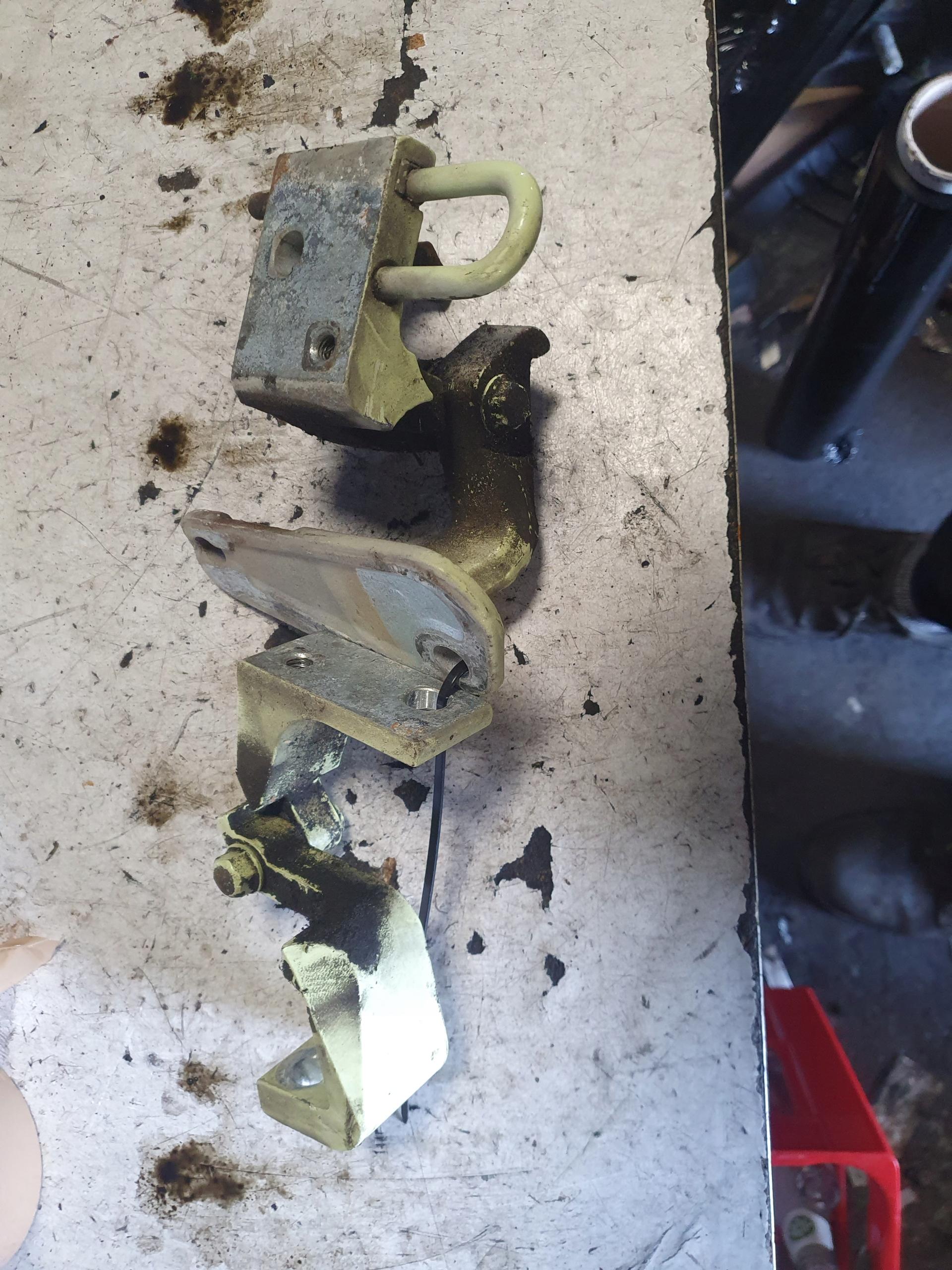 Дверні петлі ліва передня верхня нижня VW T5