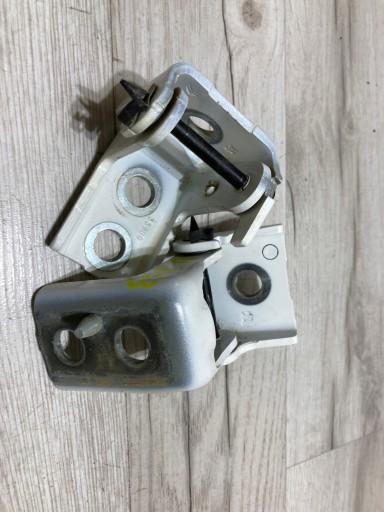 345T9 - Петлі двері лівий задній Citroen DS3 Crossback 20R.