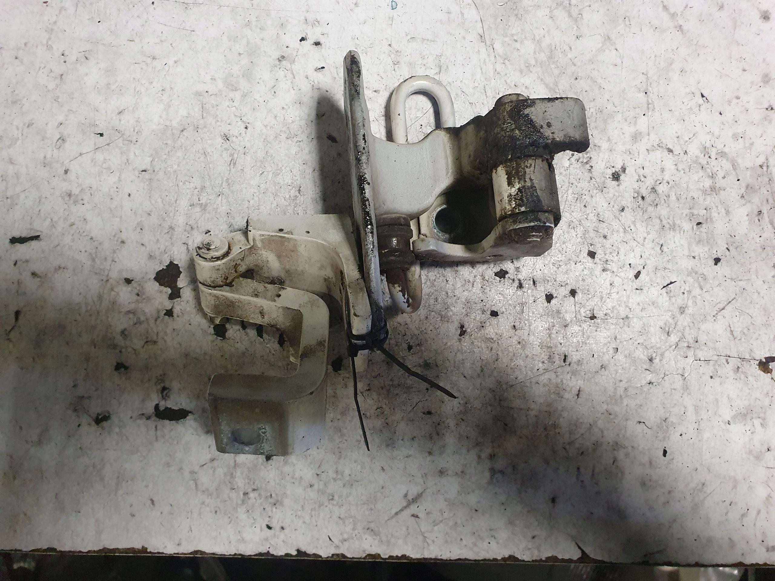 Дверні петлі права передня верхня нижня VW T5