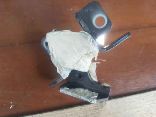 Петлі передніх дверей Chrysler Pacifica II L + P