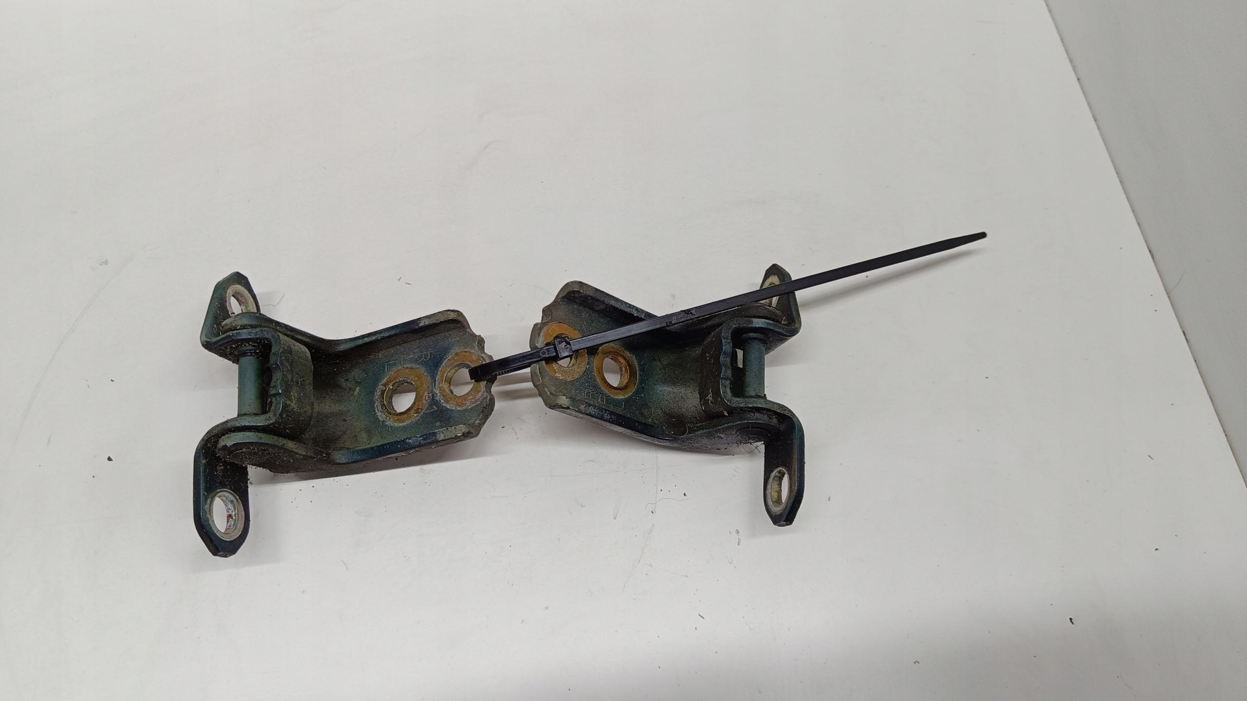 Петлі права ліва передня для NISSAN MAXIMA A34 03-06