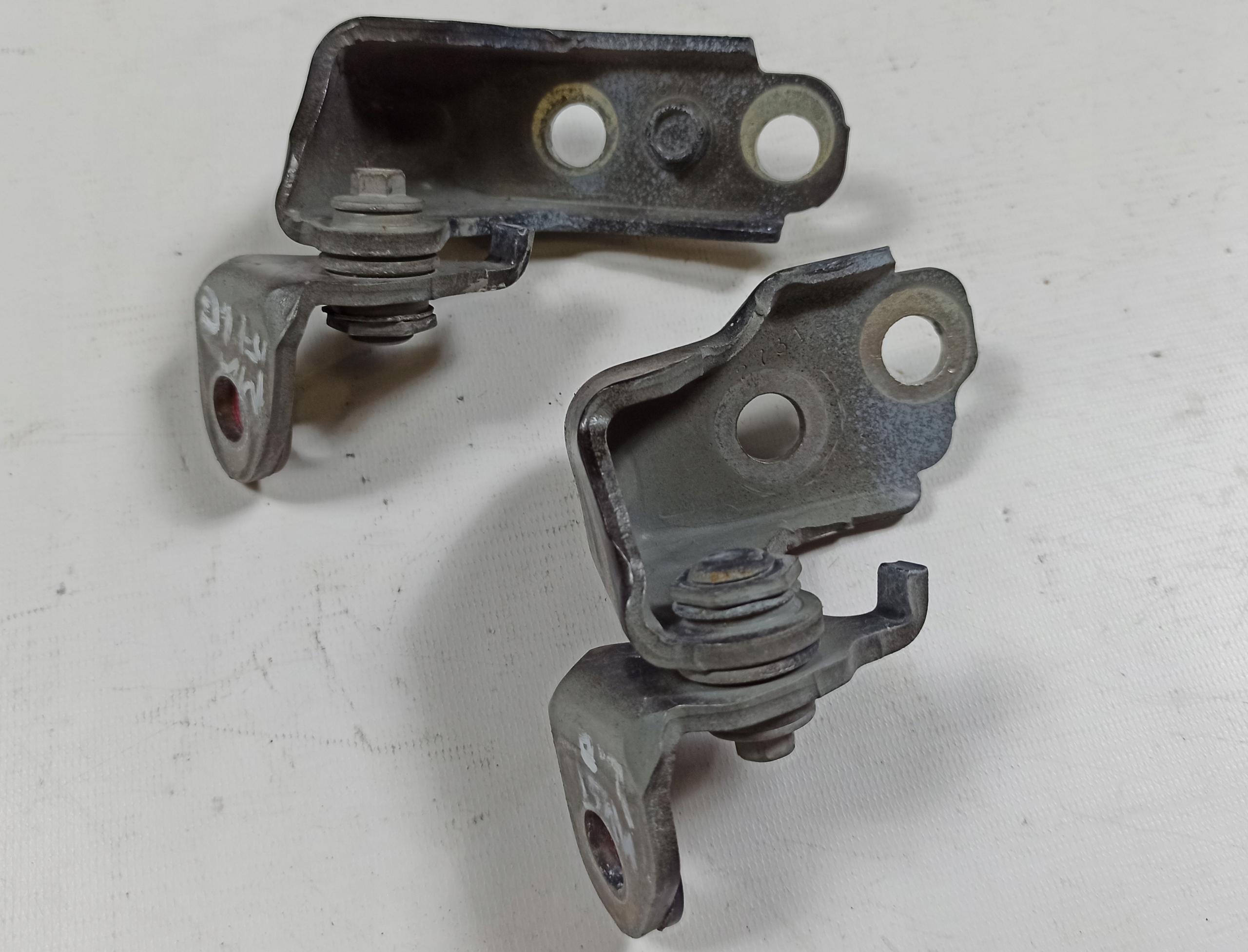 22801/22811 - Петлі петлі лівих дверей Mustang VI 2015-