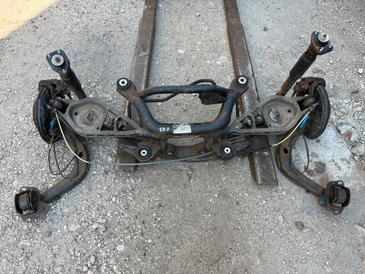 3413252 3413251 - Подвеска балка