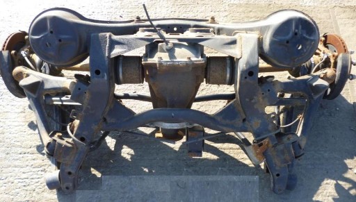 Задня підвіска mitsubishi pajero 3.2 зробив 08