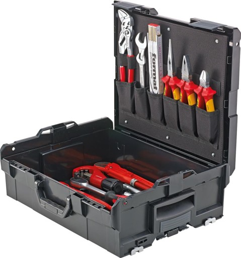 Набір інструментів для сантехнічних установок у валізі